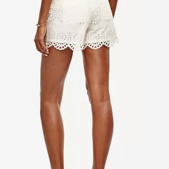 Ann Taylor 16P Amethyst Scalloped Eyelet Shorts - Picture 2 of 6